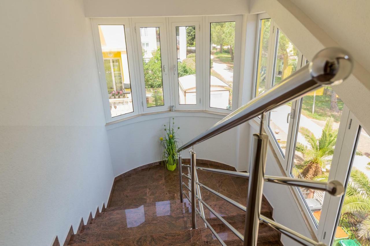 Apartment Mery プーラ エクステリア 写真