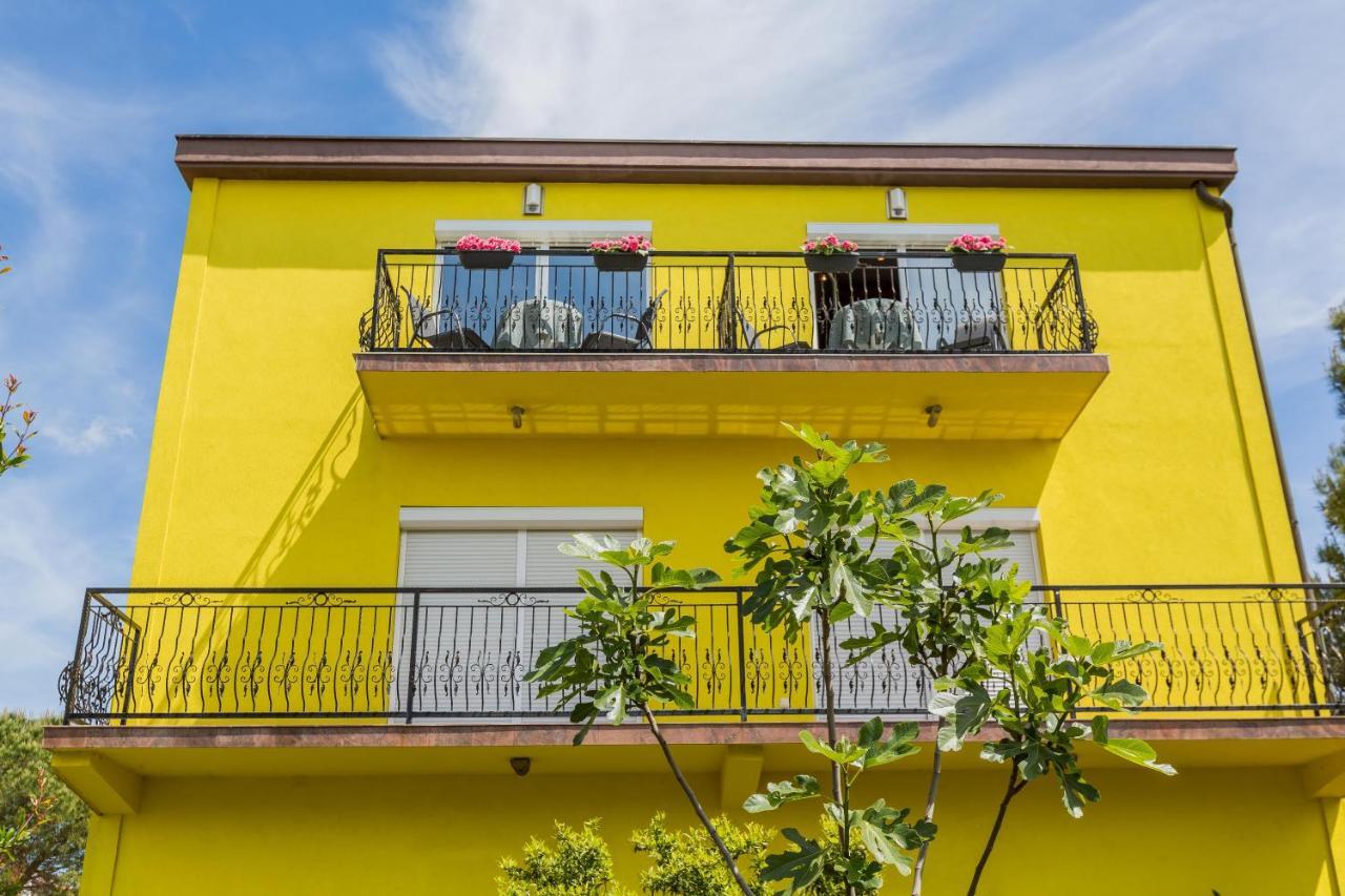 Apartment Mery プーラ エクステリア 写真